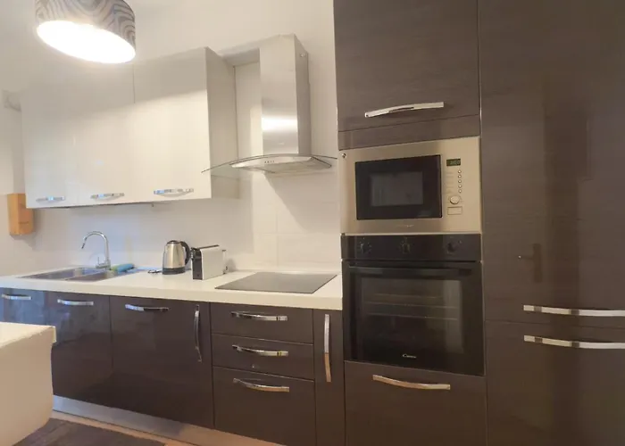 - Panoramic & Private Parking Lägenhet