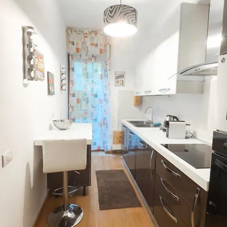 아파트 - Balcony, Private Parking, 2 Bathrooms 케르노비오