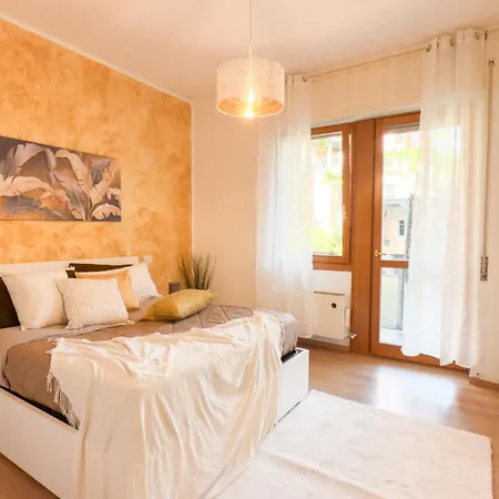 - Balcony, Private Parking, 2 Bathrooms * Cernobbio