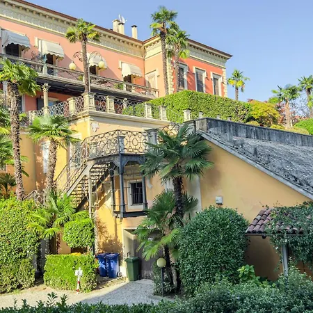 - Balcony, Private Parking, 2 Bathrooms *