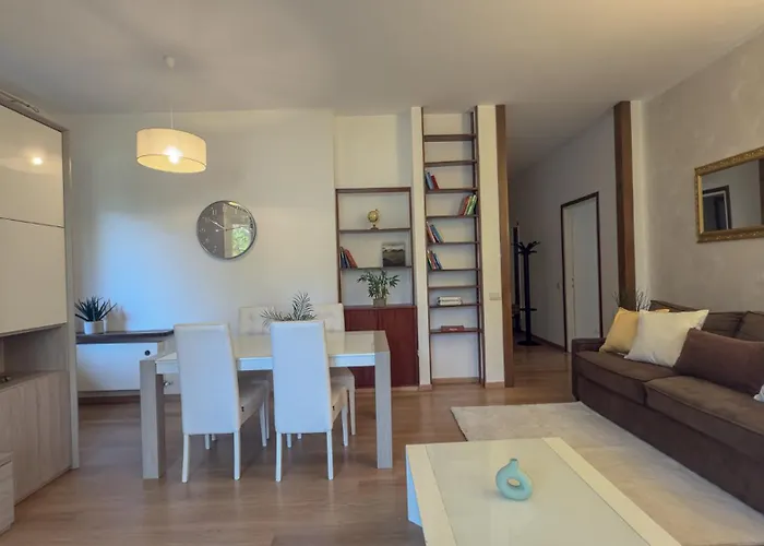 - Panoramic & Private Parking Appartamento Cernobbio